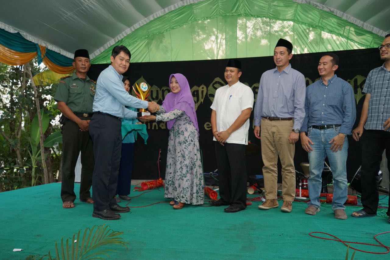 EMCL Beri Penghargaan pada Pelopor Kawasan Bebas Sampah